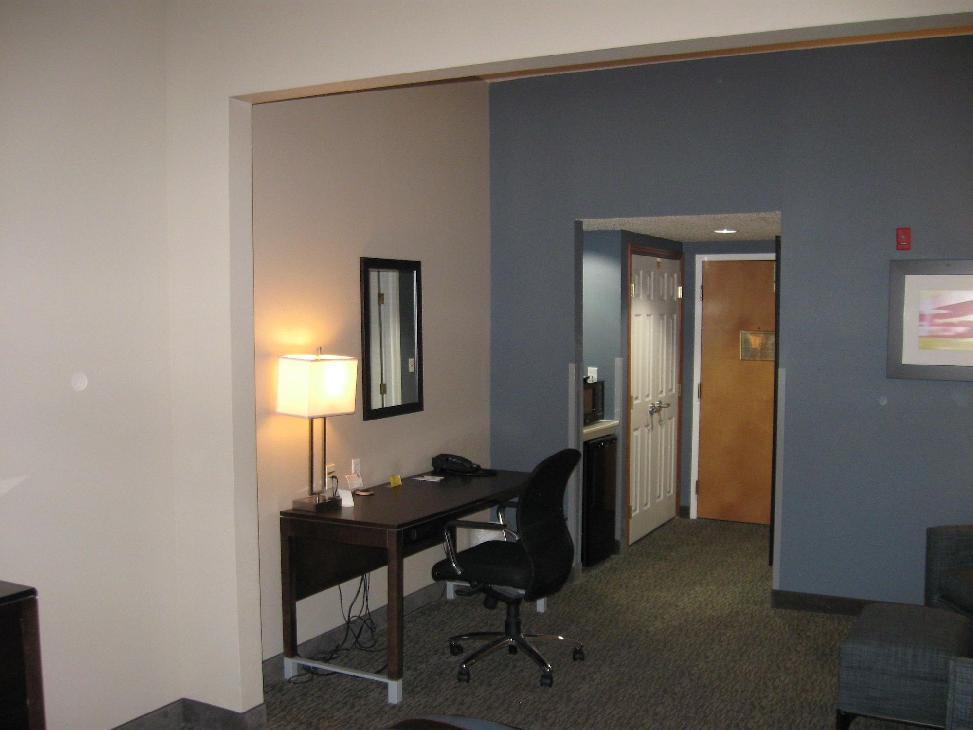 Wingate By Wyndham Fargo Hotel Bagian luar foto