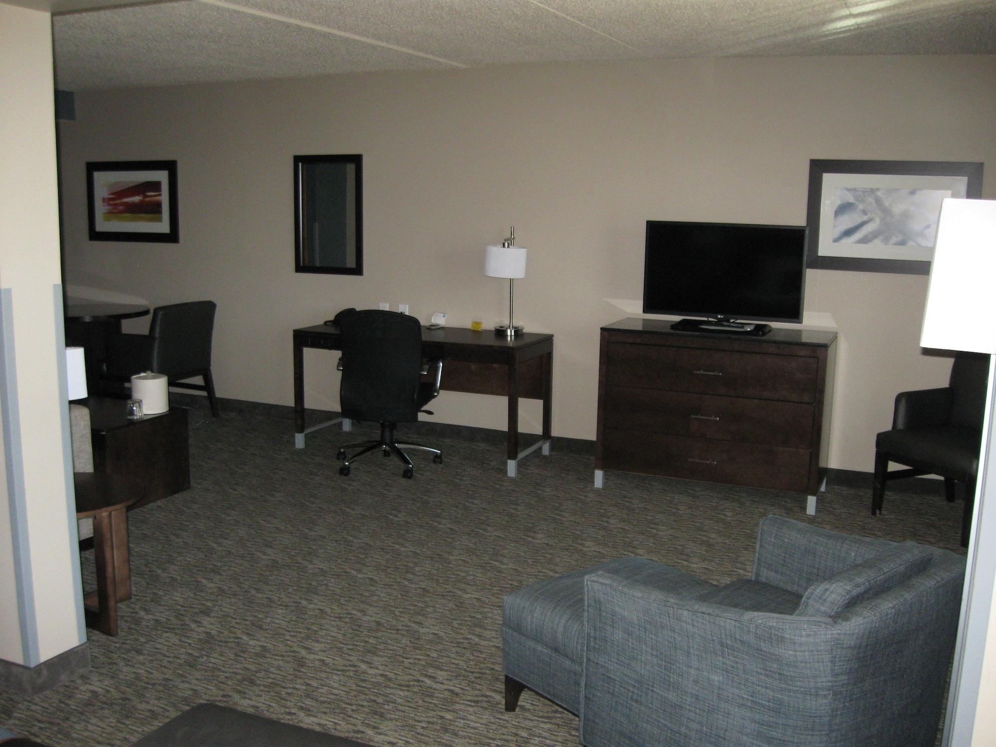 Wingate By Wyndham Fargo Hotel Bagian luar foto