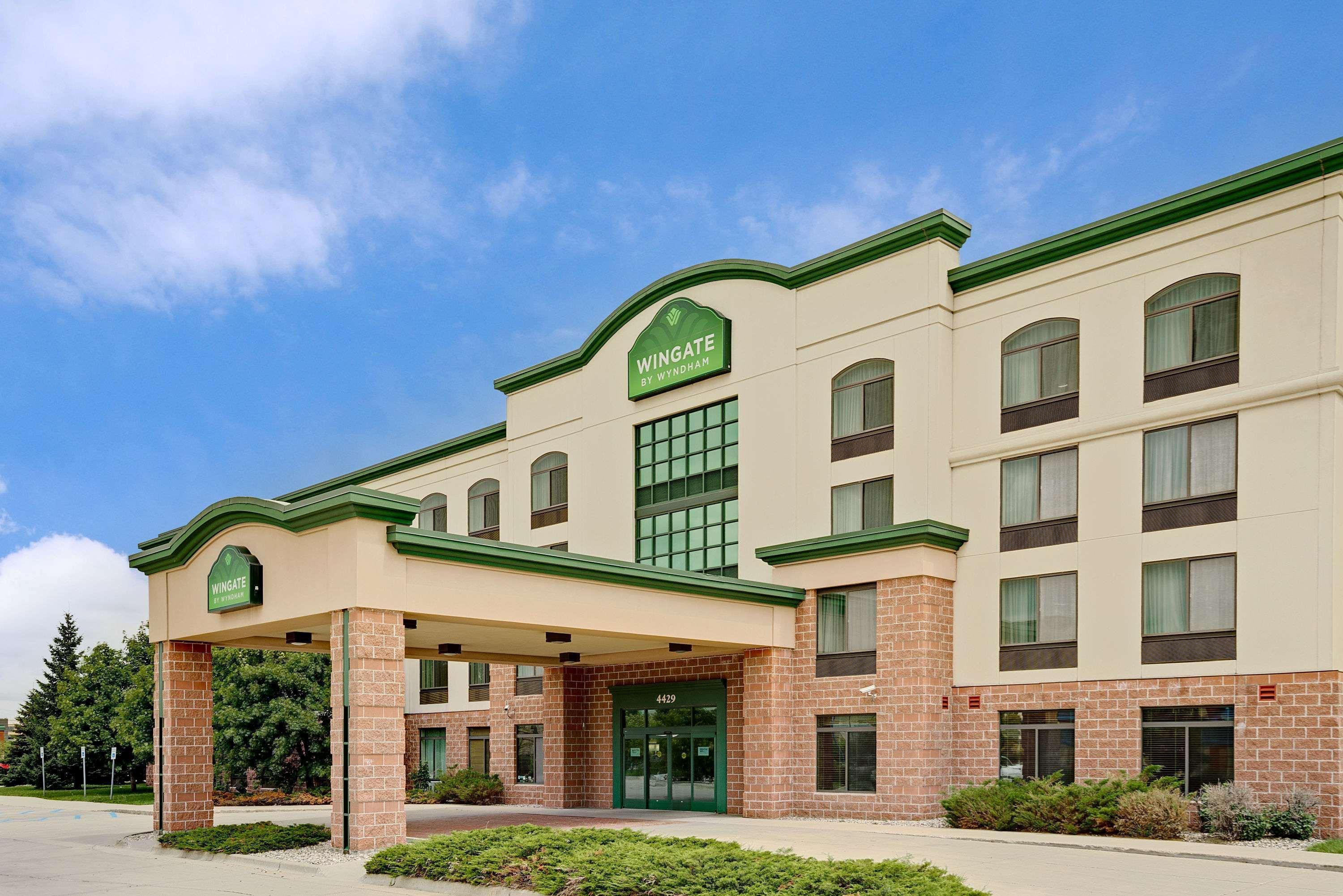 Wingate By Wyndham Fargo Hotel Bagian luar foto