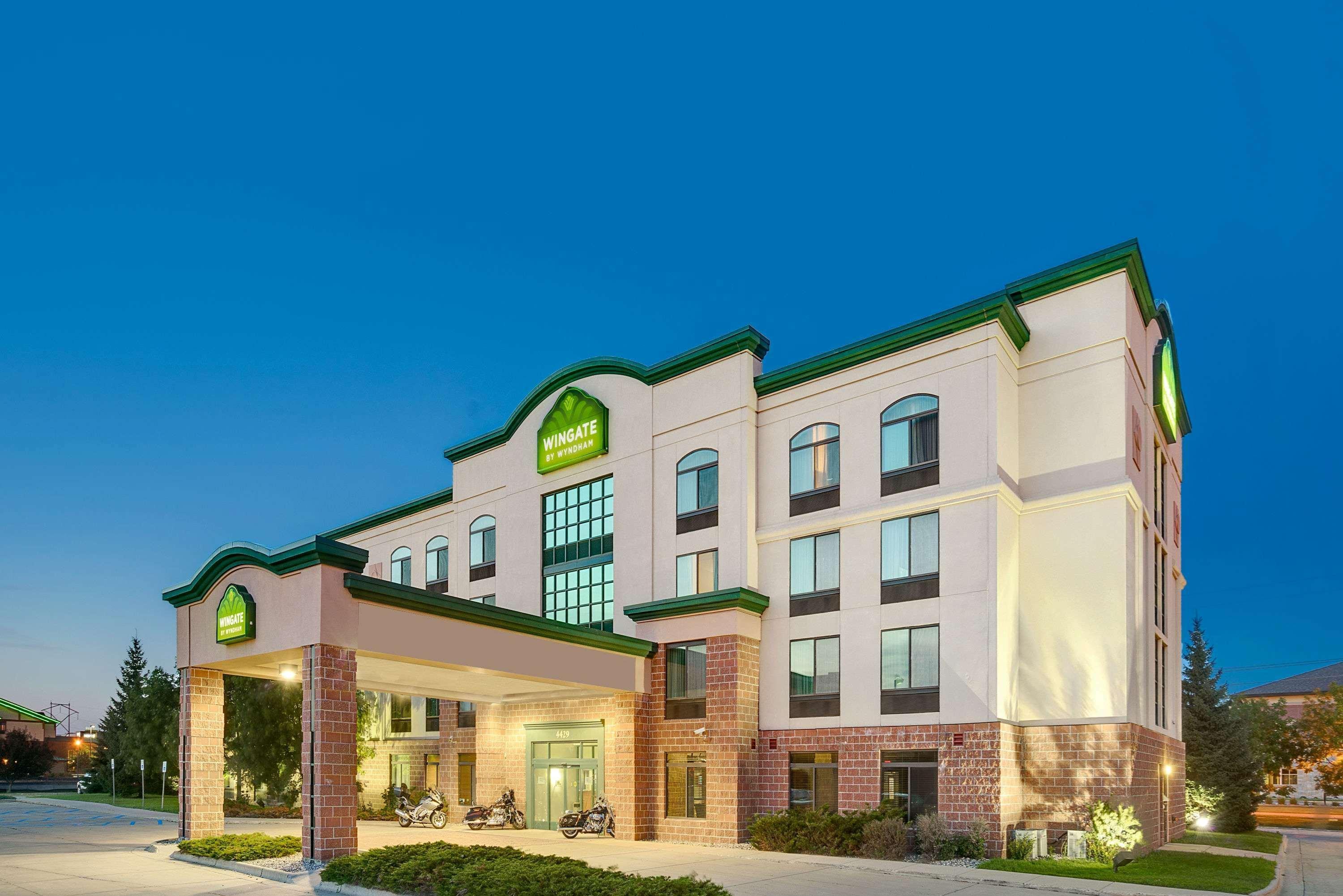 Wingate By Wyndham Fargo Hotel Bagian luar foto