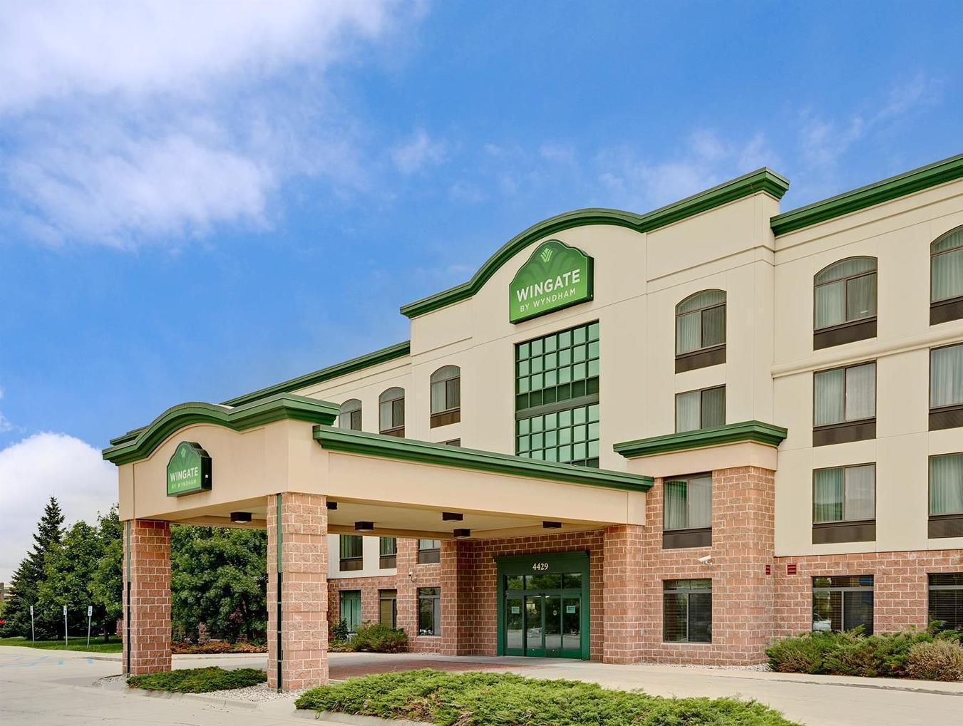 Wingate By Wyndham Fargo Hotel Bagian luar foto