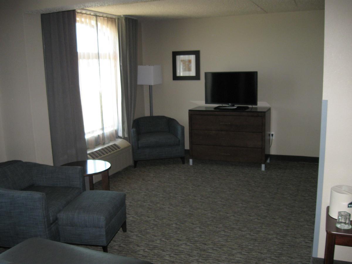 Wingate By Wyndham Fargo Hotel Bagian luar foto